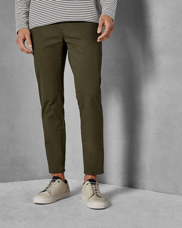 <P Class="Title_Title__3Pbf0" Data-Testid="Product:Title"><Span Style="Text-Decoration: Underline;">Seleb Slim Fit Chinos<...